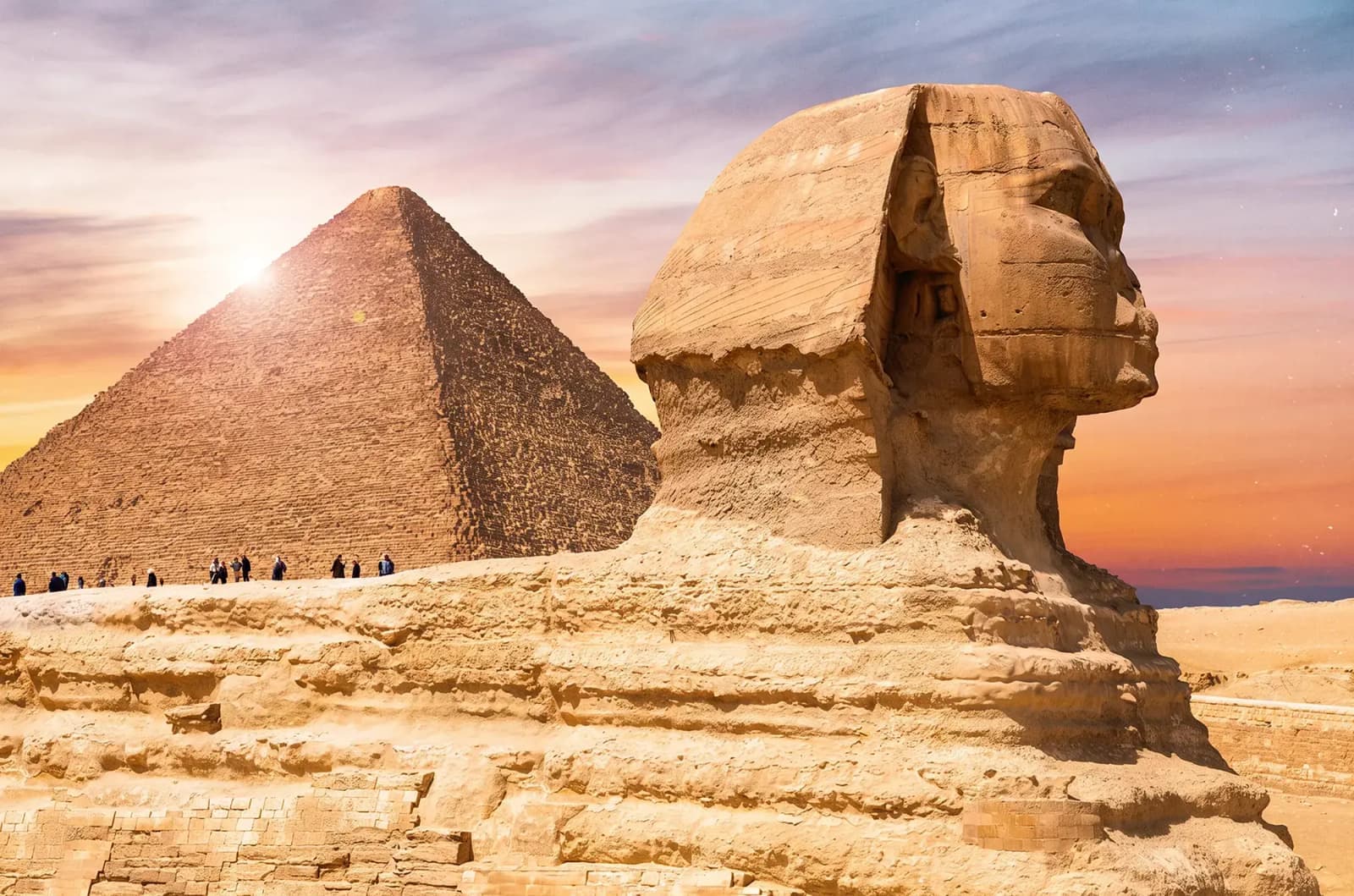 Day Hero Spinx of Giza and the Pyramid of Cheops, Giza, Egypt
