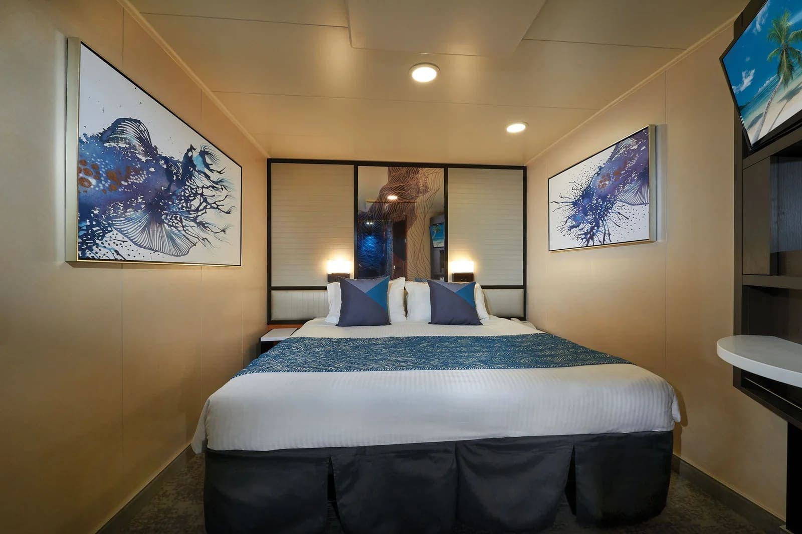 Family Inside, Norwegian Star
