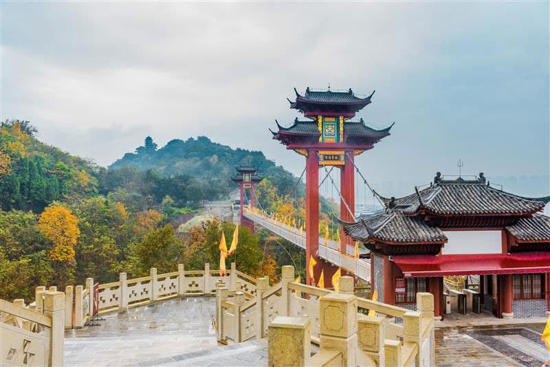 Visit Shuanggui Mountain, Yangtze, China