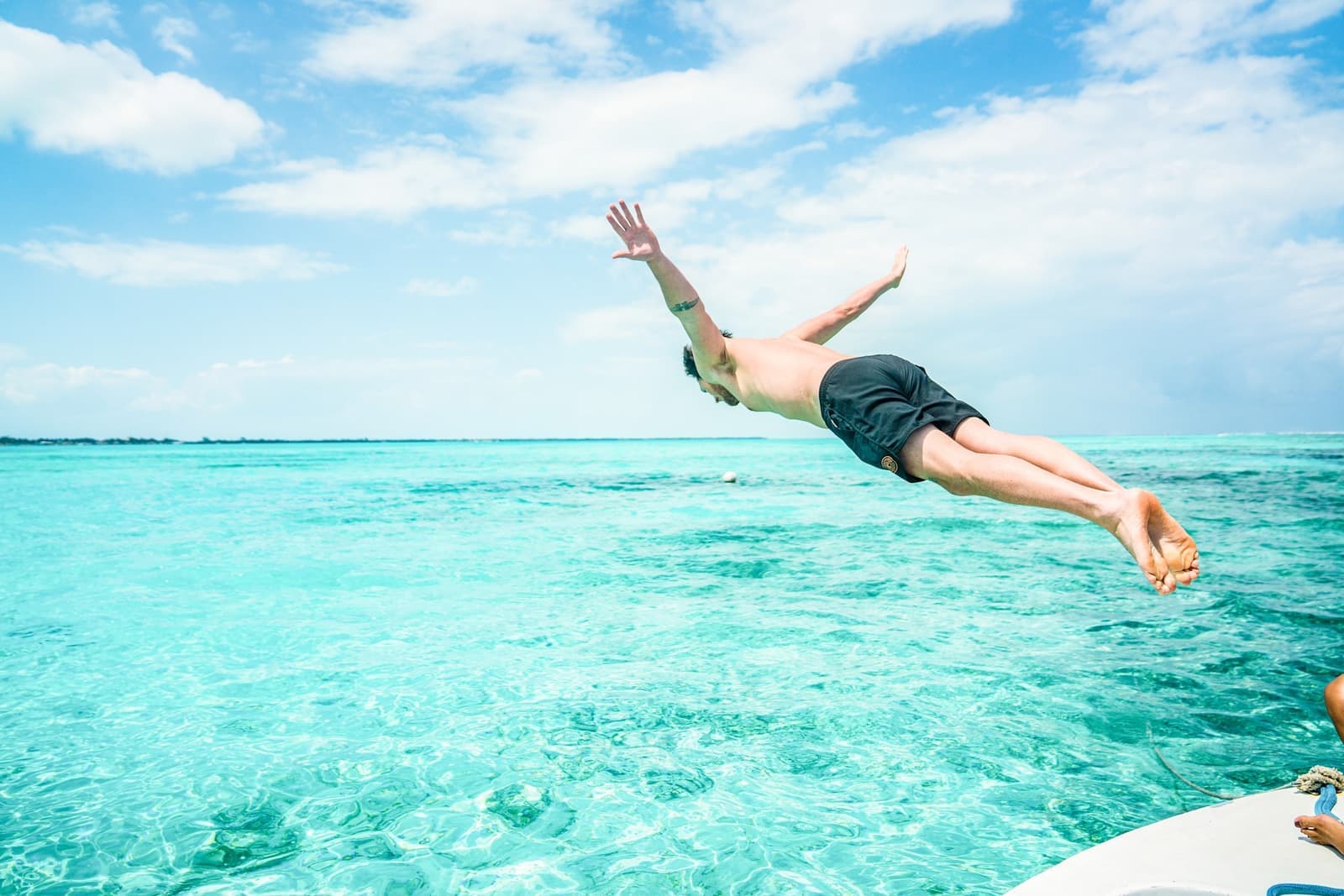 Traveller diving at Caye Caulker, Belize
