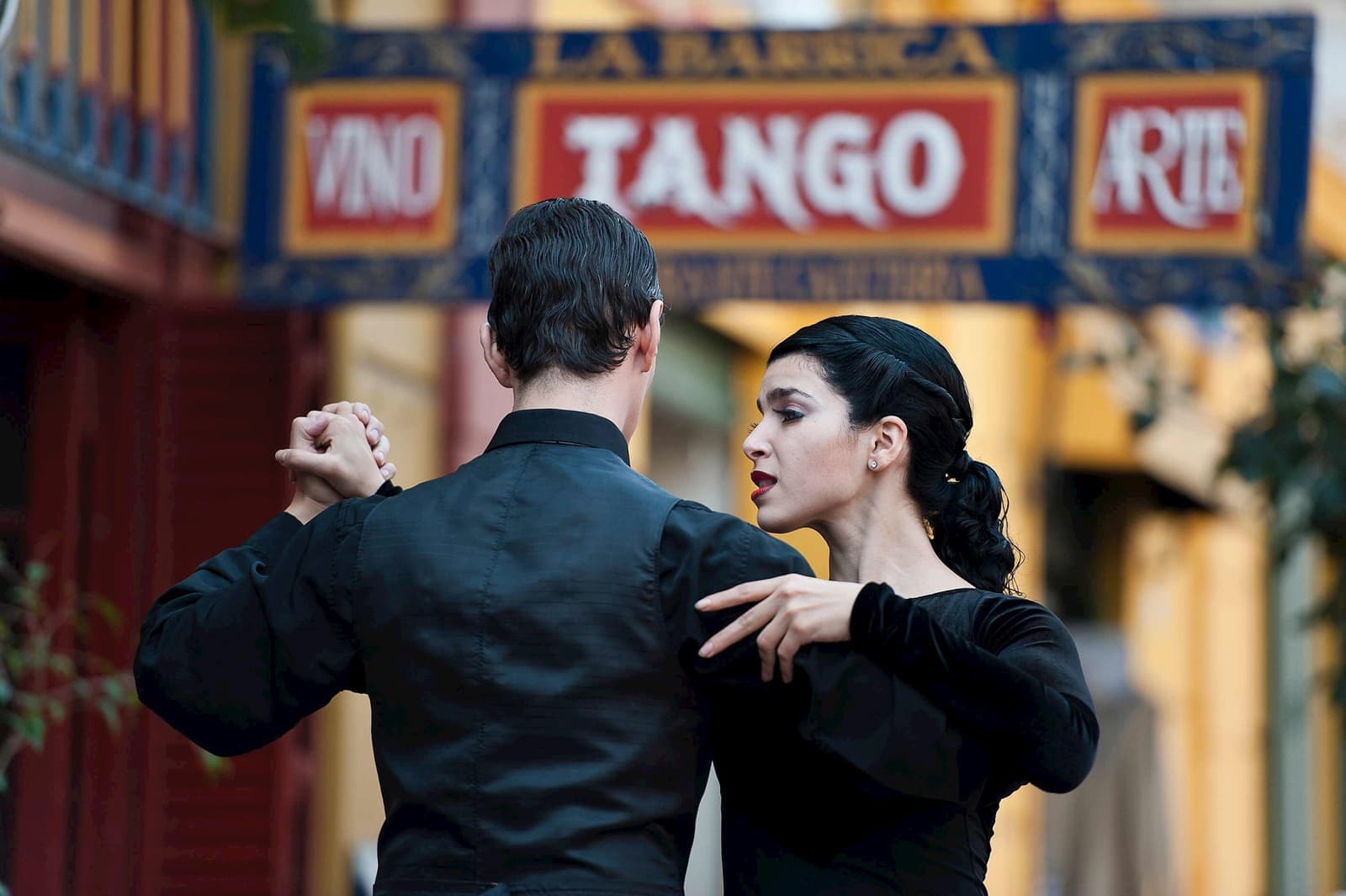 Couple dancing the Tango in Buenos Aires, Argentina