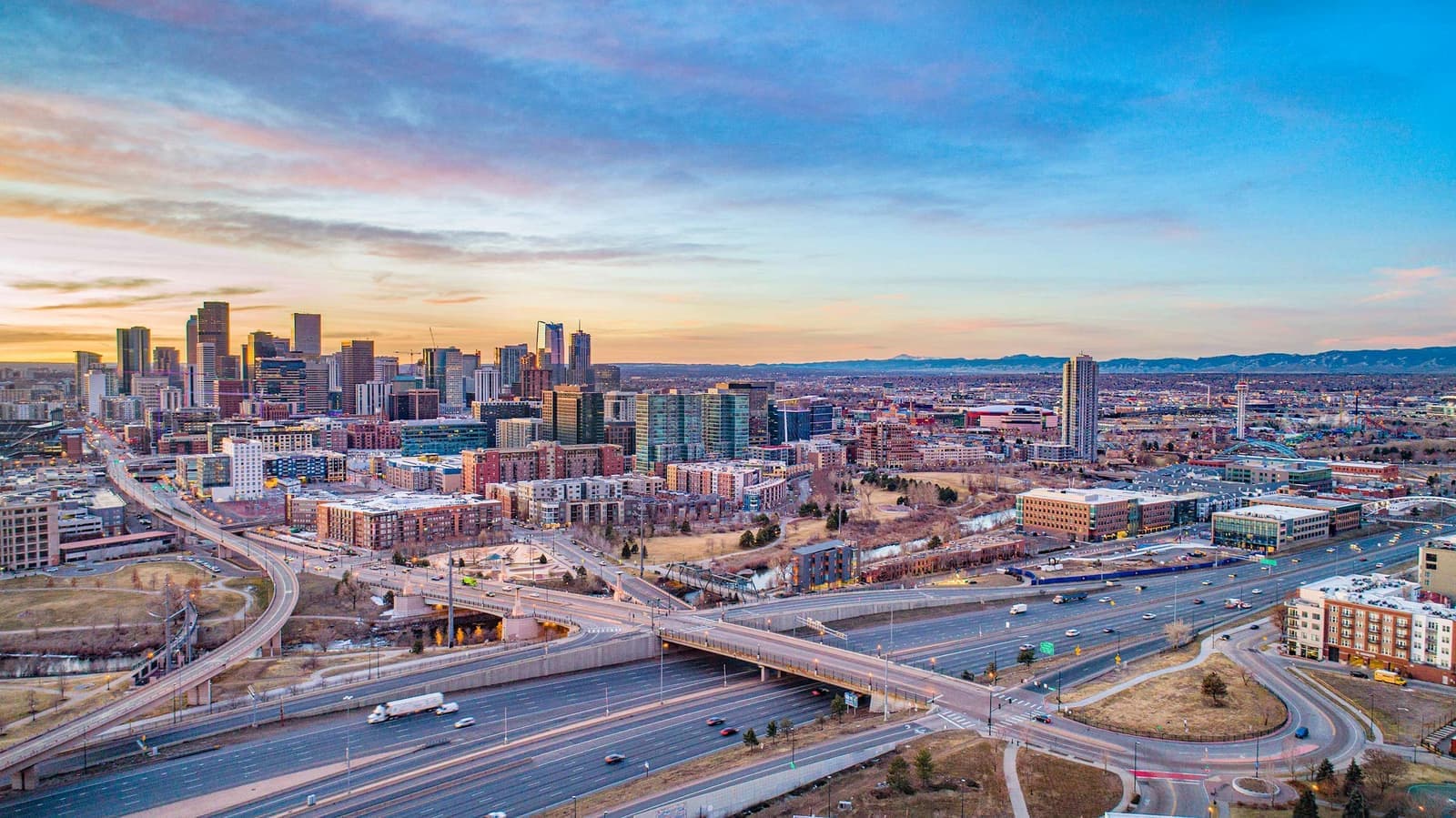 Panoramic view of the city skyline in Denver, Colorado, USA